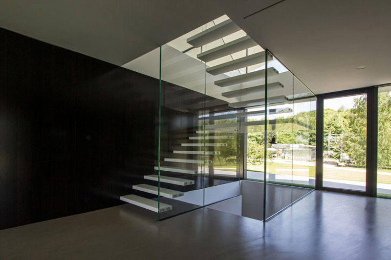 Floating stairs